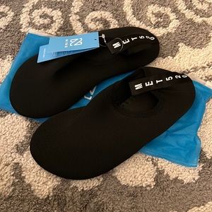 NING water shoes, size 38/39 NWT!